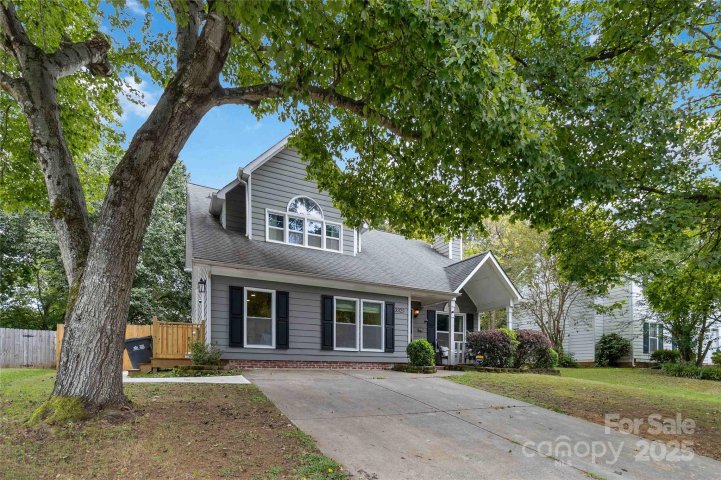 3329 Fortis Lane sold home in Glenwood Manor, Matthews, NC