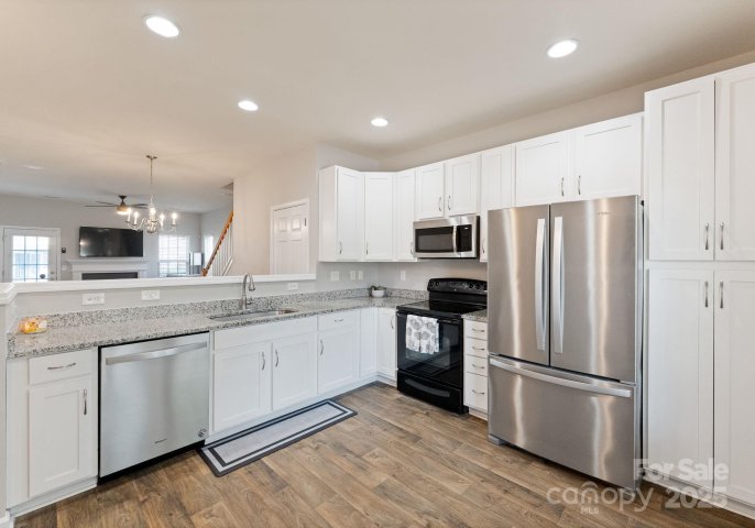 13635 Singleleaf Lane sold home in Charlotte Pines, Charlotte, NC