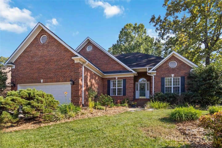 8120 Stevens Mill Road sold home in Stevens Mill, Matthews, NC