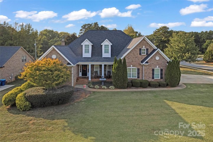 3261 Fairmead Drive sold home in Fieldstone, Concord, NC