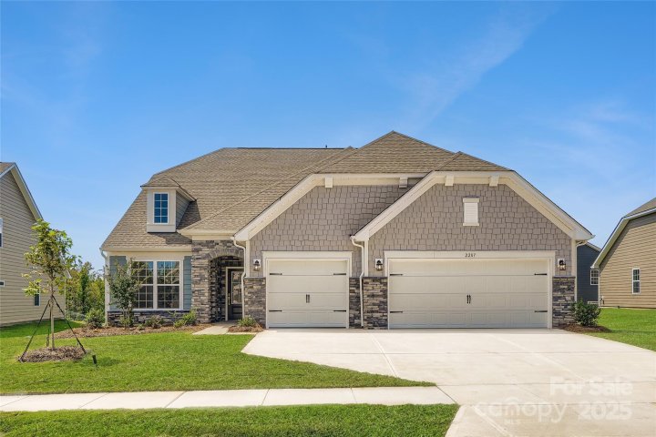2287 Moon Crest Road pending home in Roselyn, Lancaster, SC