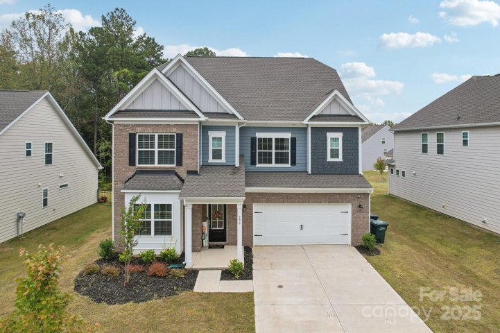 299 Hamptons Cove Road active home in Falls Cove At Lake Norman, Troutman, NC