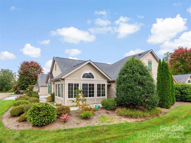 265 Summerfield Place sold home in Orchards of Flat Rock, Flat Rock, NC
