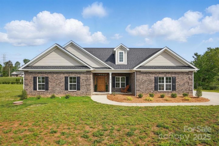 3013 Isle Lane active home in Sabella Estates, Monroe, NC