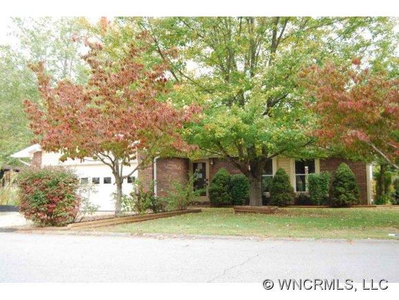 54 Blink Bonny Dr sold home in Sulphur Springs Park, Waynesville, NC