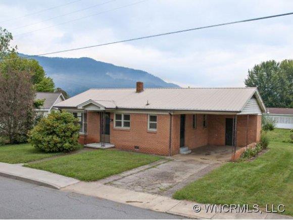 120 Belle Meade Drive sold home in Brookwood, Waynesville, NC