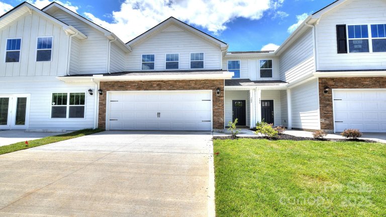 114 Sugg Trail pending home in Pleasant Grove Townhomes, Weaverville, NC