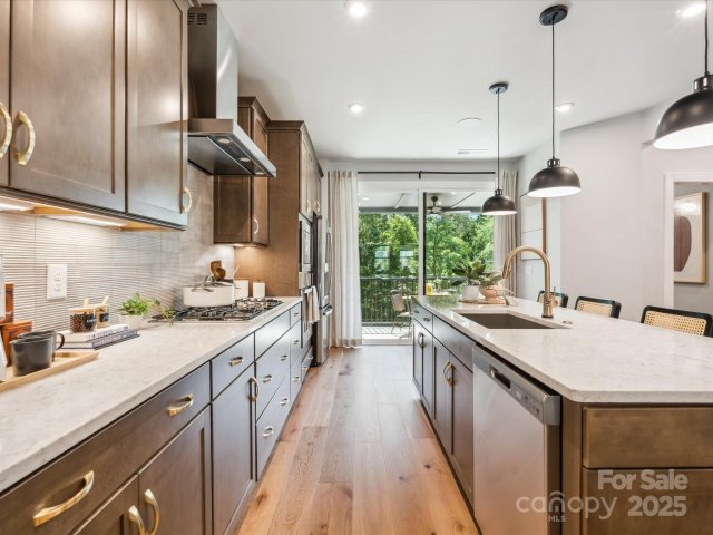 432 Old Town Village Road pending home in Old Town Village, Waxhaw, NC