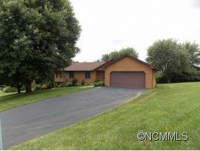 35 Amber Drive sold home in Bannerwood, Horse Shoe, NC