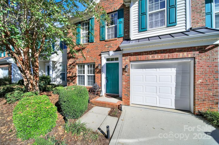 10121 Alexander Martin Avenue sold home in Blakeney Greens, Charlotte, NC