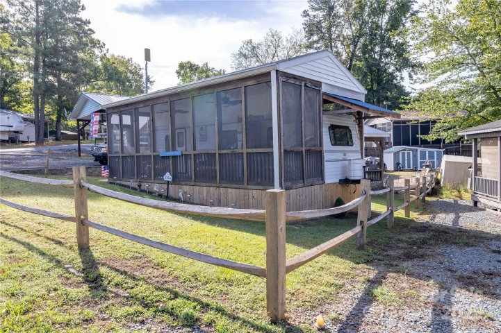 171 Holly Harbor Trail active home in Twin Harbor, Mount Gilead, NC