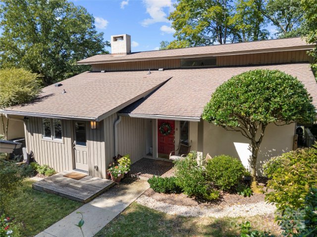 12 Cove Road active home in River Hills, Clover, SC