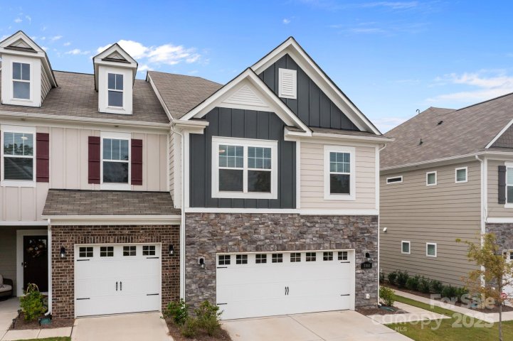 7061 Bentz Street sold home in Aberdeen, Charlotte, NC