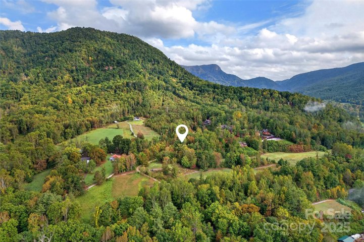 99999 Blue Ridge Drive active home in Linville Falls Mountain Club and Preserve, Marion, NC