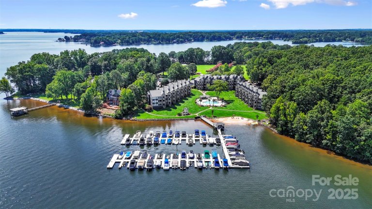 2121 Regatta Lane 209 sold home in Hide A Way, Denver, NC