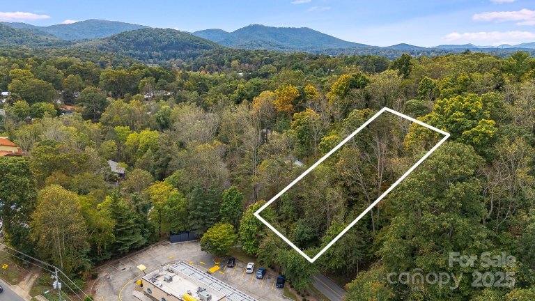 455 Governors View Road sold home in Beverly Hills, Asheville, NC