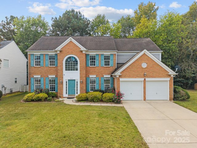 7819 Noland Woods Drive sold home in Reavencrest, Charlotte, NC
