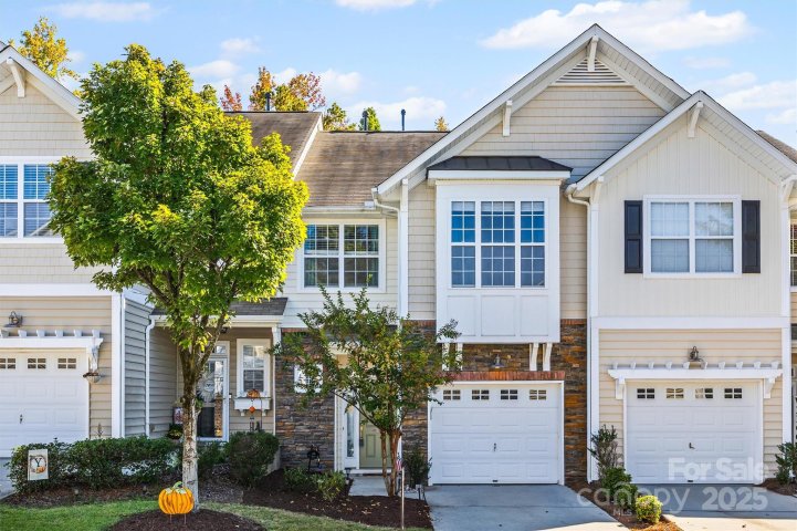 7410 Calhoun Falls Drive sold home in The Woodlands, Rock Hill, SC