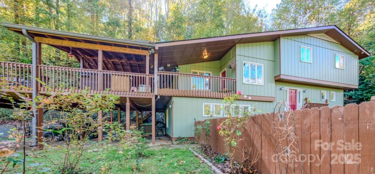 605 Country Club Drive active home in Maggie Valley Country Club Est, Maggie Valley, NC