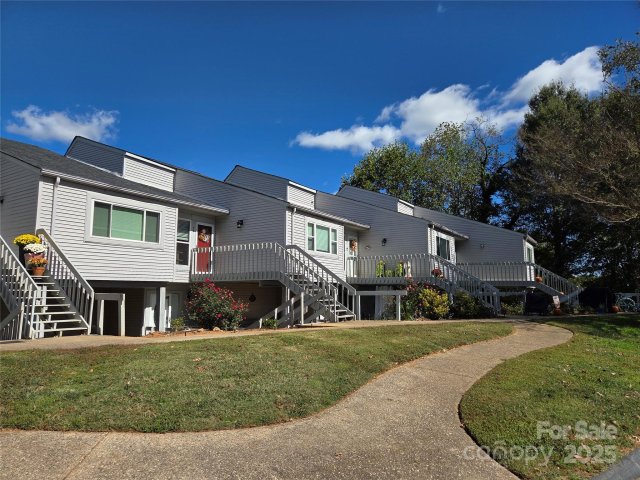1050 21st Avenue 55 sold home in Quail Run, Hickory, NC