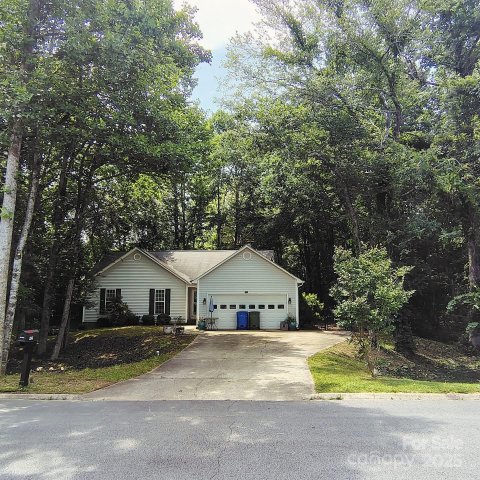 396 Glensprings Drive pending home in Southchase, Fletcher, NC