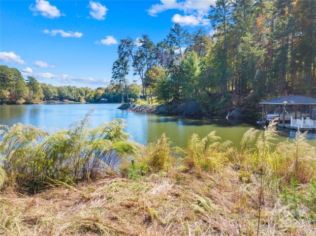 5745 Lake Pointe Drive sold home in Waterfront Harbor, Granite Falls, NC