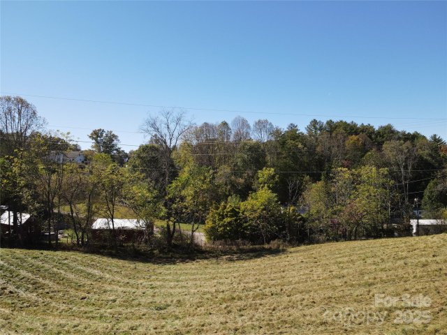 215 Old Macedonia Road active home in Olivette, Asheville, NC