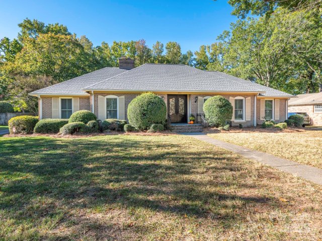 3732 Table Rock Road sold home in Mountainbrook, Charlotte, NC