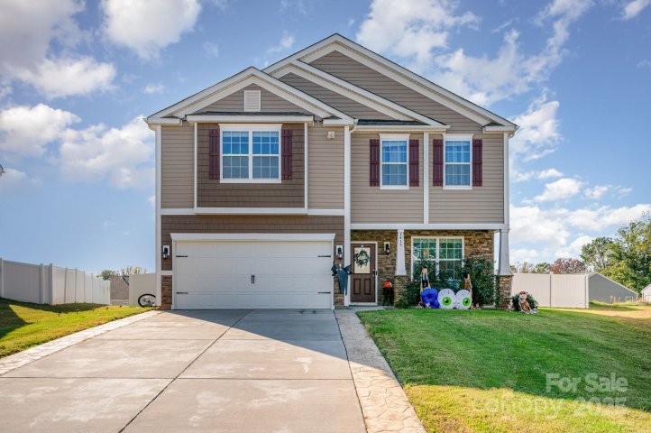 7415 Foxgate Circle sold home in Lanier Village, Charlotte, NC