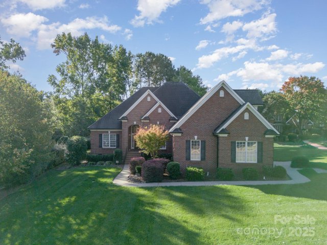 3701 Sand Wedge Drive sold home in Fairfield At The Club, Gastonia, NC