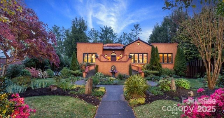 26 Sheridan Road active home in Kenilworth, Asheville, NC