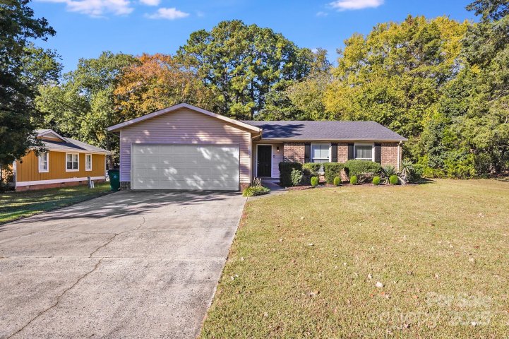 5832 Carpenter Drive sold home in Shadow Lake, Charlotte, NC