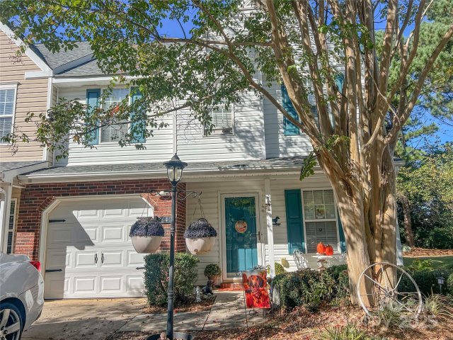 8640 Robinson Forest Drive sold home in Tyler Woods, Charlotte, NC