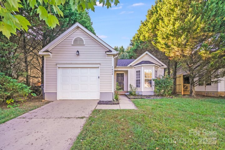 1626 Oakdale Green Drive sold home in Oakdale Green, Charlotte, NC
