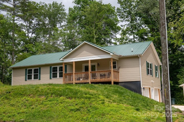 Homes in Powell Park, Lenoir