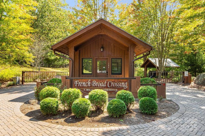 111 Wild Turkey Loop active home in French Broad Crossing, Marshall, NC