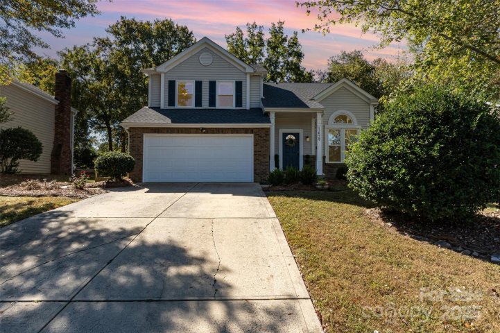 12529 Woodside Falls Road sold home in Woodside Falls, Pineville, NC