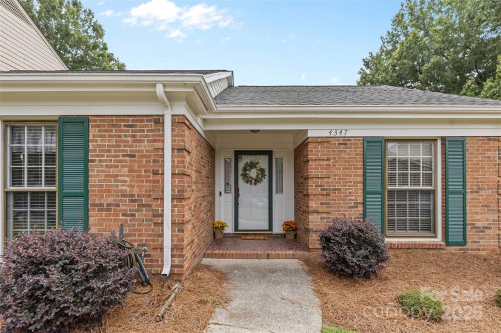 4347 Woodglen Lane sold home in Carmel Hollow, Charlotte, NC