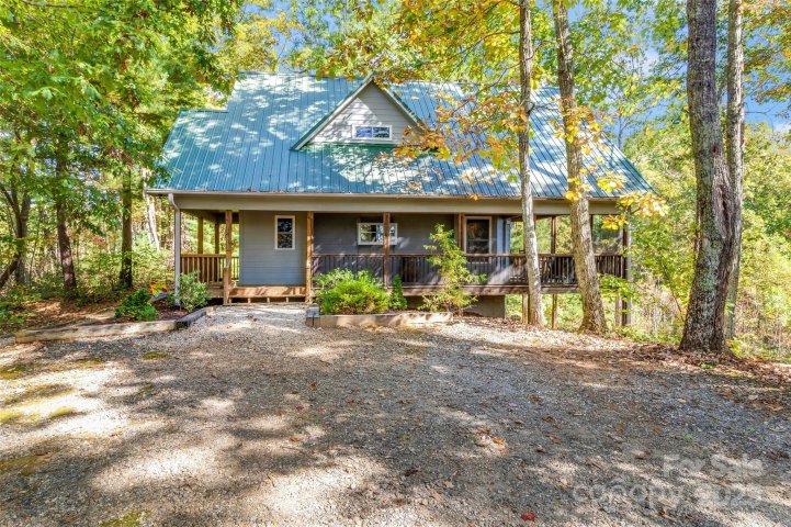 387 Wesley Lane sold home in Piney Mountain, Saluda, NC