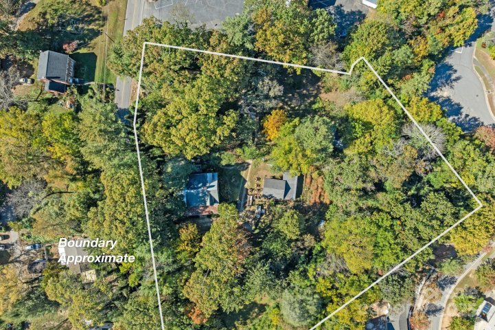 414 Beaucatcher Road active home in Kenilworth, Asheville, NC