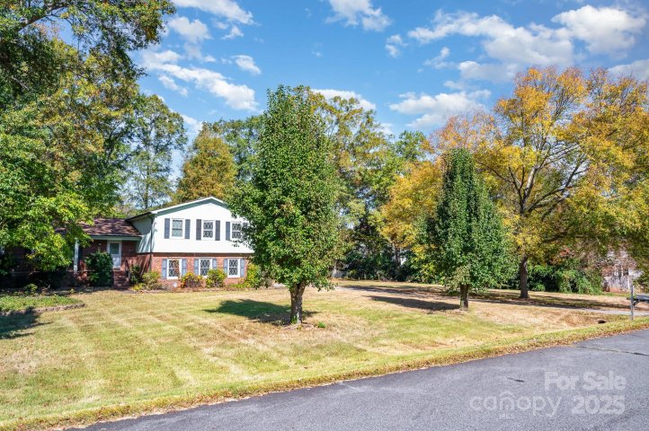 5772 Gettysburg Drive sold home in Freedom Acres, Concord, NC