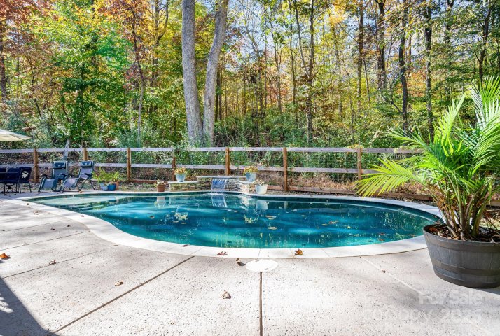 2720 Kendrick Drive sold home in Westerwood, Charlotte, NC