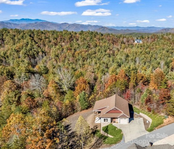 5588 Table View Lane active home in The Coves Mountain River Club, Lenoir, NC
