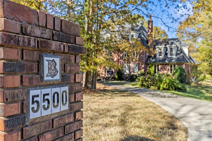 5500 Five Knolls Drive sold home in Five Knolls Estates, Charlotte, NC