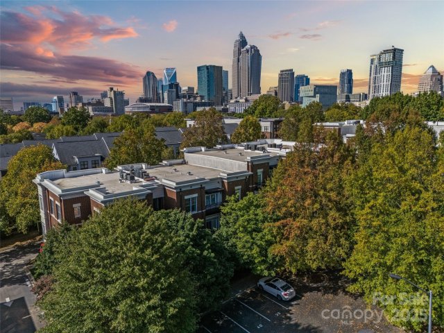 611 Garden District Drive sold home in First Ward, Charlotte, NC