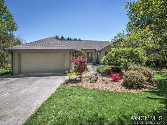 11 Bannerwood Drive sold home in Bannerwood, Horse Shoe, NC