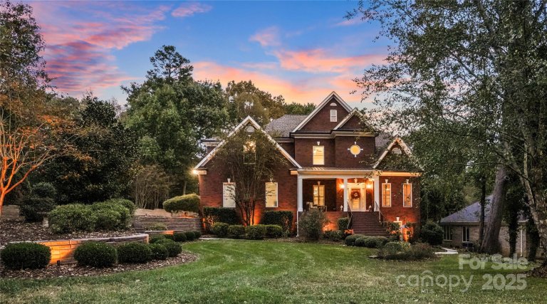7511 Olde Sycamore Drive sold home in Olde Sycamore, Mint Hill, NC