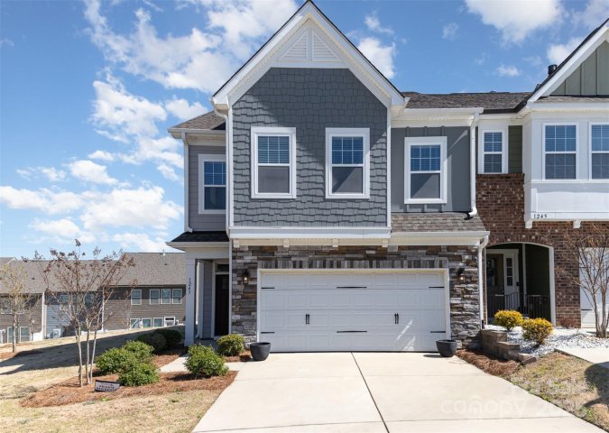 1243 Pebble Grove Drive pending home in Paddlers Cove, Clover, SC