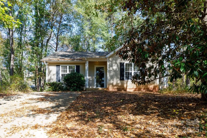 12206 Lullingstone Road sold home in Danby, Pineville, NC