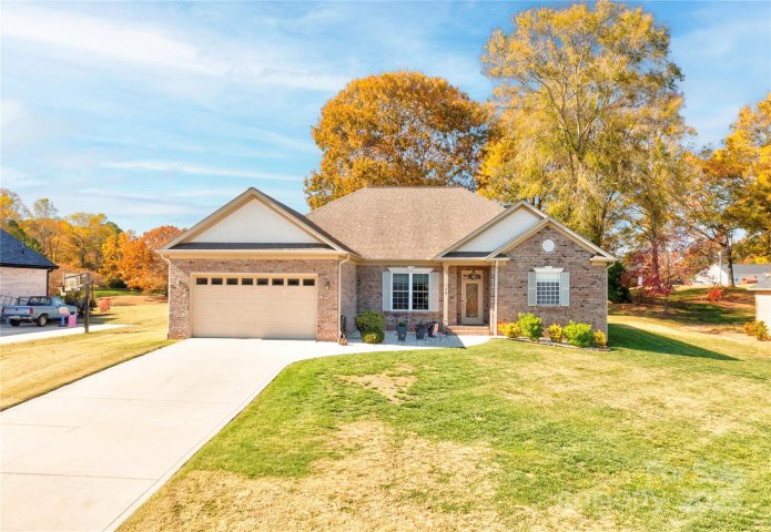 128 Harbourtown Drive sold home in Woodbridge, Kings Mountain, NC